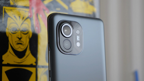 Обзор Xiaomi Mi 11: горячая штучка!