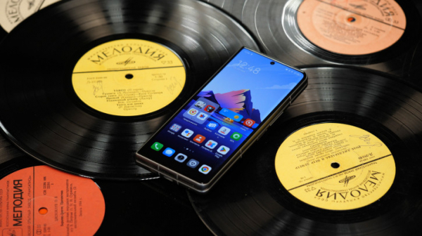 Обзор Tecno Phantom V Fold: доступная раскладушка