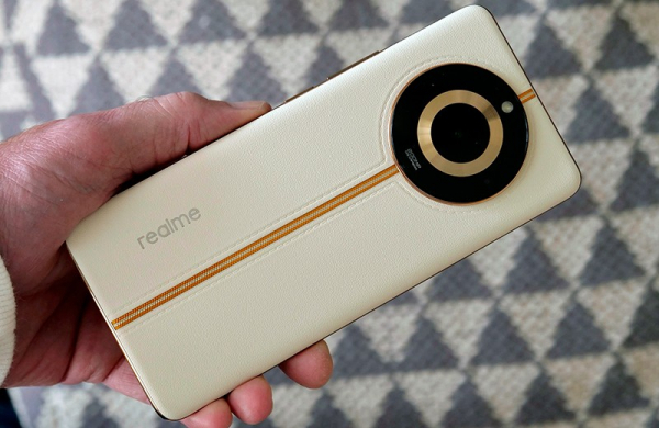 Обзор Realme 11 Pro Plus: смартфона блокбастера из среднего ценового сегмента