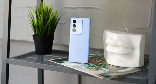 ВИДЕО: обзор Vivo V27 и V27e - смартфоны-хамелеоны для России