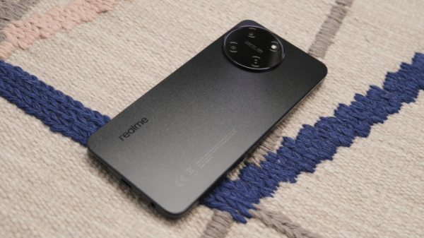 Обзор Realme 11: девять с половиной и быстрая зарядка