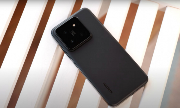 ВИДЕО: обзор Xiaomi 14: поспешишь &mdash; людей насмешишь