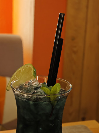 Обзор Xiaomi 14 Pro: титан верхом на драконе!