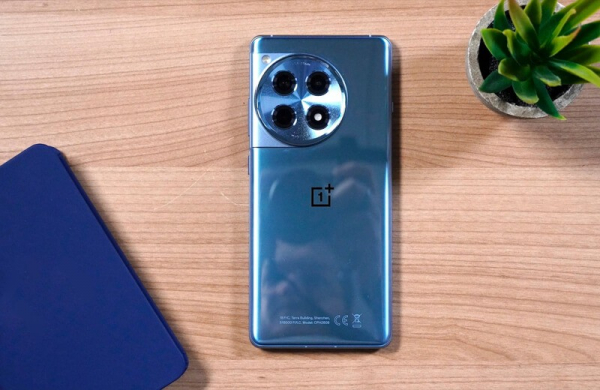 Обзор OnePlus 12R: мощного смартфона с лучшим дисплеем в истории компании Обзор OnePlus 12R: мощного смартфона с лучшим дисплеем в истории компании