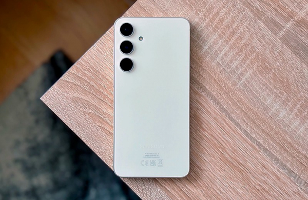 Обзор смартфона Samsung Galaxy S24 Plus: начало ли это революции ИИ в смартфонах? Обзор смартфона Samsung Galaxy S24 Plus: начало ли это революции ИИ в смартфонах?