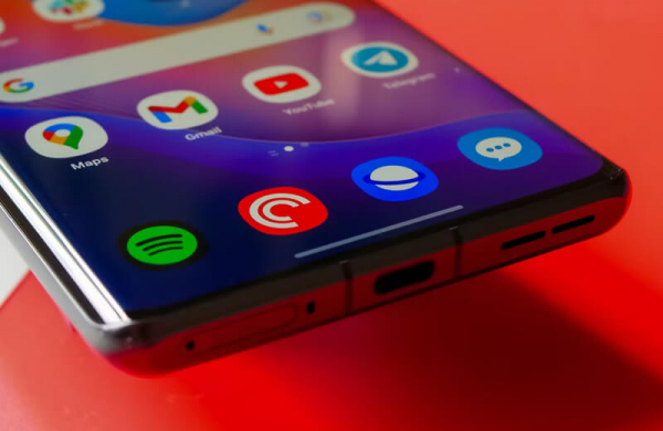 Обзор OnePlus 12R: мощного смартфона с лучшим дисплеем в истории компании Обзор OnePlus 12R: мощного смартфона с лучшим дисплеем в истории компании