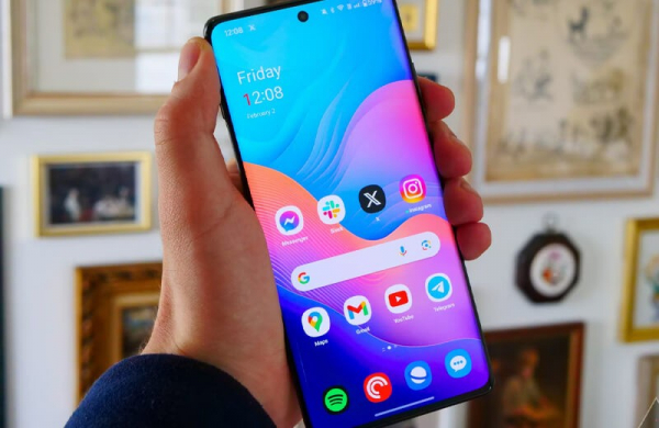 Обзор OnePlus 12R: мощного смартфона с лучшим дисплеем в истории компании Обзор OnePlus 12R: мощного смартфона с лучшим дисплеем в истории компании