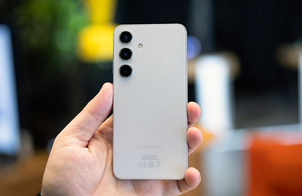 Обзор Samsung Galaxy S24: новый компактный флагманский смартфон на Exynos Обзор Samsung Galaxy S24: новый компактный флагманский смартфон на Exynos