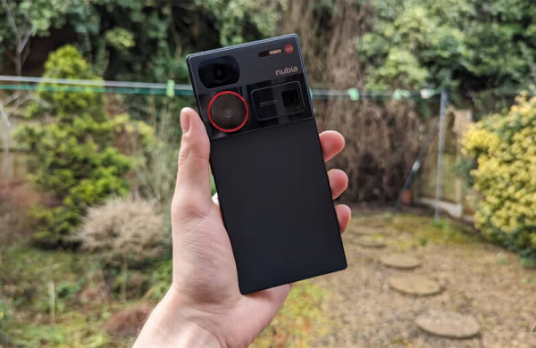Обзор Nubia Z60 Ultra: флагманского смартфона с огромным экраном без вырезов Обзор Nubia Z60 Ultra: флагманского смартфона с огромным экраном без вырезов