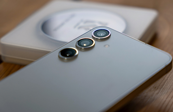 Обзор смартфона Samsung Galaxy S24 Plus: начало ли это революции ИИ в смартфонах? Обзор смартфона Samsung Galaxy S24 Plus: начало ли это революции ИИ в смартфонах?