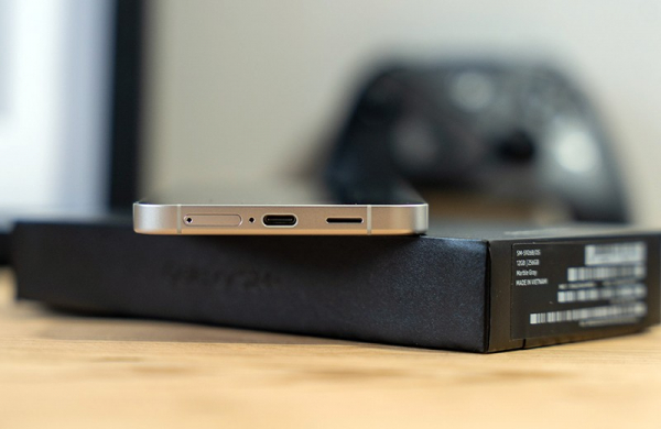 Обзор смартфона Samsung Galaxy S24 Plus: начало ли это революции ИИ в смартфонах? Обзор смартфона Samsung Galaxy S24 Plus: начало ли это революции ИИ в смартфонах?