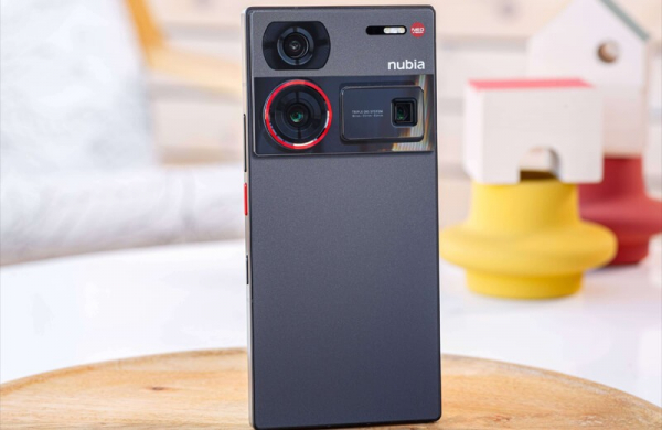 Обзор Nubia Z60 Ultra: флагманского смартфона с огромным экраном без вырезов Обзор Nubia Z60 Ultra: флагманского смартфона с огромным экраном без вырезов